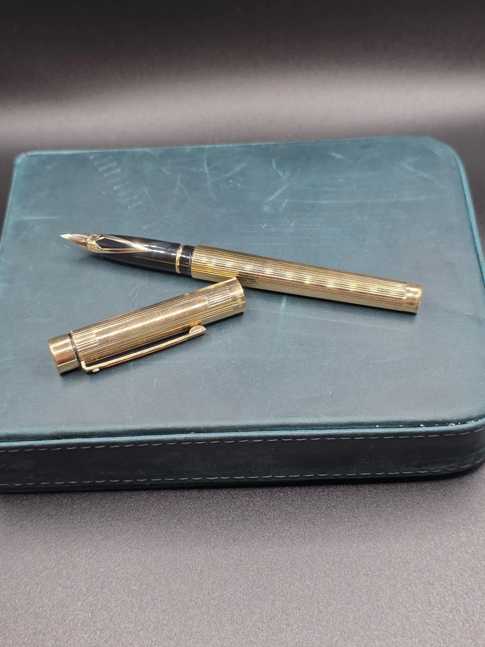 Sheaffer Targa 1005 Fountain Pen, White Dot. 14k Medium Nib. NOS. Never Inked.